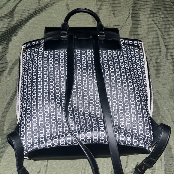 Tory Burch Gemini Link Coated Canvas
Backpack Black - Picture 6 of 7